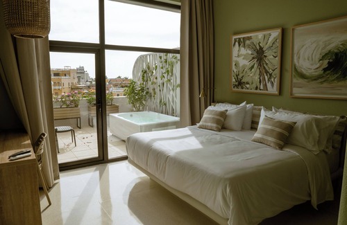 Cartagena Walled City Hotel | Spectacular views of Cartagena Clock Tower, terrace, jacuzzi, WiFi, AC
