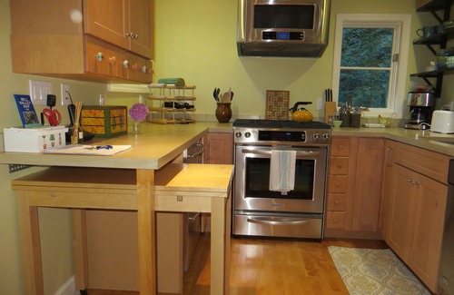 Mill Valley Cottage | Cozy Cottage Near Town with Scenic Ocean Views and Trails