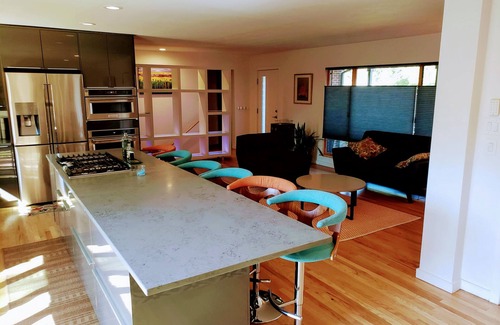 Broomfield House | Modern Ranch Retreat - Guest Rated 9.8, Family-Friendly