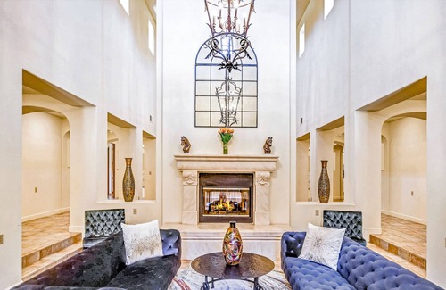 Kenwood House | Spectacular five-acre estate w/ private pool, washer/dryer, and EV charger