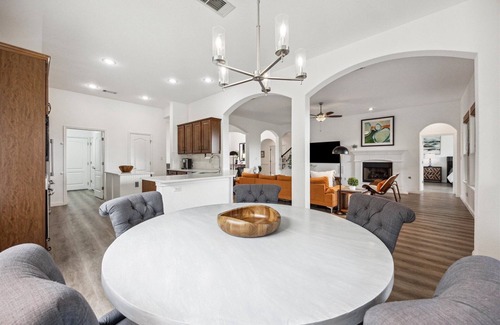 Hennig Heights House | Ideally Located Home with Pet-Friendly Amenities and Spa