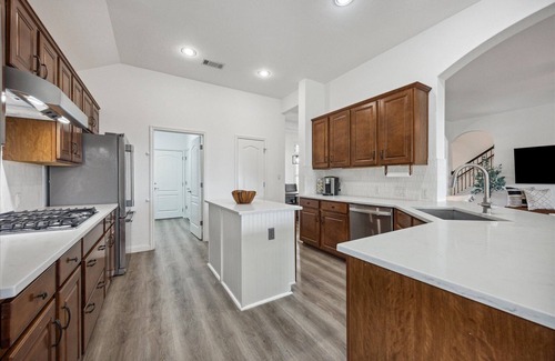 Hennig Heights House | Ideally Located Home with Pet-Friendly Amenities and Spa