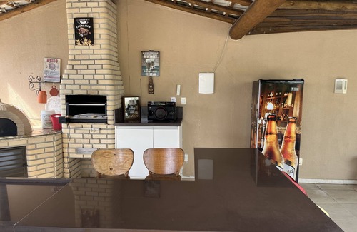 Centro House | Inviting Retreat with Pool, Free Wi-Fi & Gourmet Dining