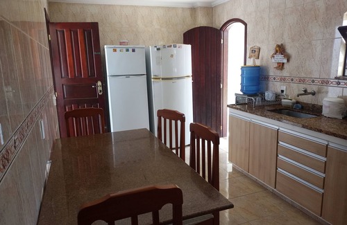 Jardim Flamboyant House | Beachfront Bliss: 10/10 Rated House with Private Pool