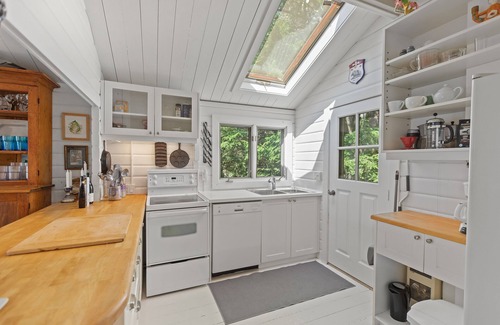 Muskoka Lakes Cottage | Experience the Radiance of Lake Joseph - Guest Rated 10/10