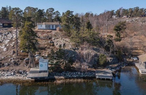 Dalaro Villa | Idyllic Lakefront Retreat in the Stockholm Archipelago