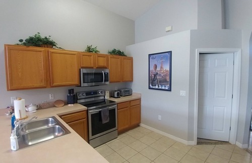 West Kissimmee House | Elegant Lake View Retreat with Game Room Near Disney