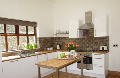Inishmacatreer House | Stunning Lake Views from a Top-Rated Holiday Home