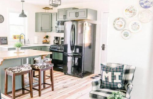 Palo House | Unforgettable Lake Views with Family-Friendly Comfort