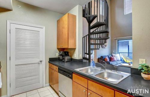 West Campus Apartment | Ideal West Campus Apartment for 8 with Loft Access