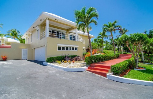 Westwind House | Exquisite Oceanfront Estate with Private Pool & Spa