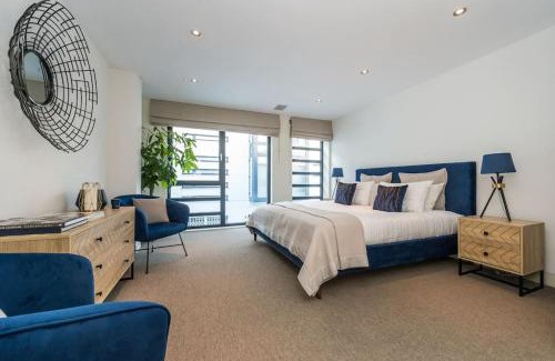 Holland Park Apartment | Elegant Mews House in Holland Park - Guest Rated 10/10