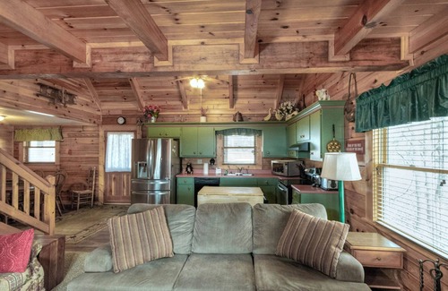 Pine Mountain Cabin | Inviting Mountain Retreat with Hot Tub & Guest Rated 9.4