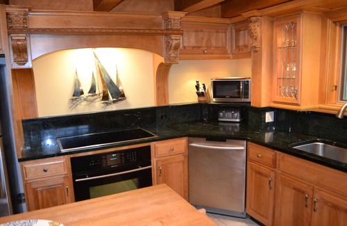 Friendship House | Oceanfront Retreat in MidCoast Maine with EV Charger