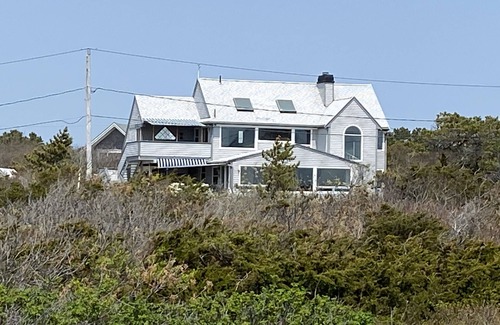 Adamsville House | Experience Oceanfront Bliss at Horseneck Beach Retreat
