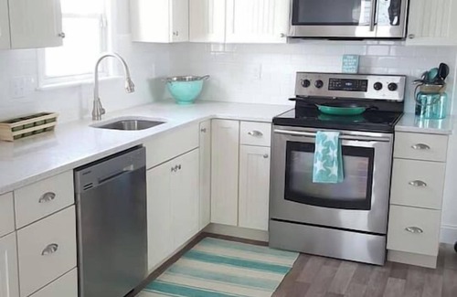 Minot House | Unforgettable Ocean Sunsets & Pet-Friendly Comfort