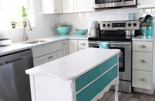 Minot House | Unforgettable Ocean Sunsets & Pet-Friendly Comfort