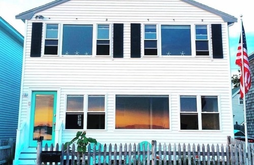 Minot House | Unforgettable Ocean Sunsets & Pet-Friendly Comfort