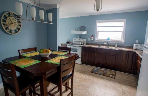 Crow Head House | Inviting Ocean View Bungalow - Perfect for Families