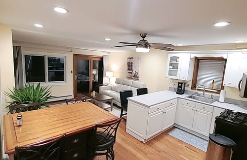 Highlands Apartment | Stunning Oceanfront Retreat with Renovated 2BR & Pool