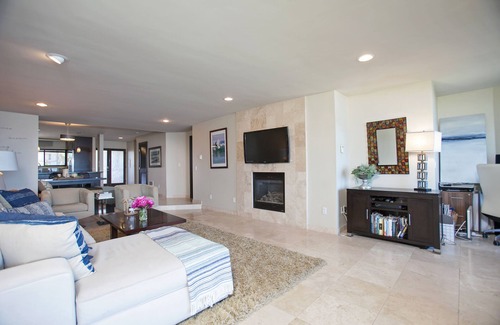 Solana Beach Condo | Exceptional Oceanfront 2 Bedroom at Surfsong Solana Beach