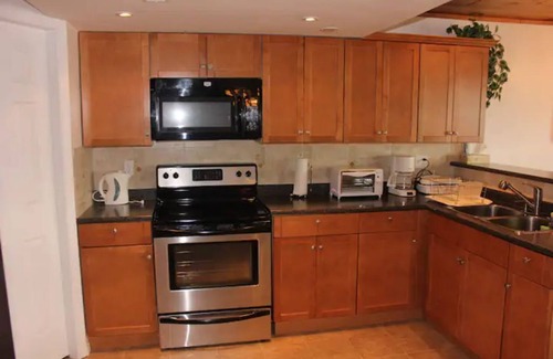 Central Okanagan House | Unforgettable Panoramic Lake View & Family-Friendly Amenities