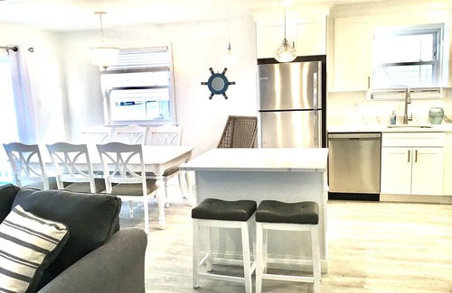 South End House | Pet-Friendly Cottage with Ocean View, Sleeps 9 - Rated 9.4