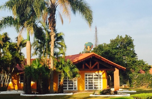 Boituva House | Relaxing Haven with Ocean Views & Pool Access