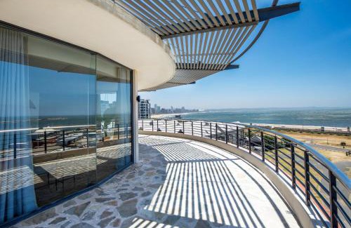Durban Point Apartment | Stunning Sea View Presidential Penthouse in Durban