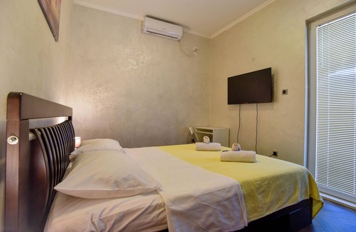 Dobrota Apartment | Breathtaking Sea View Retreat Perfect for Families in Kotor