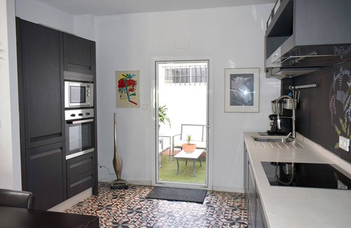 Triana Apartment | Relaxing Retreat in Seville with Spa & Family Amenities