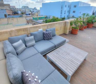 Sliema House | Inviting House with Sun Terrace - Guest Rated 10/10