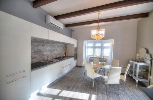Sliema House | Inviting House with Sun Terrace - Guest Rated 10/10