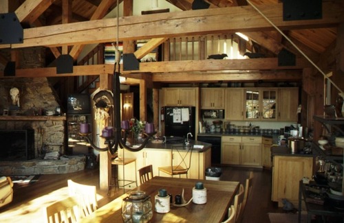 Etlan House | Inviting Spirit Dancer: 4 Bedrooms, Pool & Spa Retreat