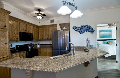 Corpus Christi House | Unforgettable Sunsets: Private Pool & Spa Walk to Beach