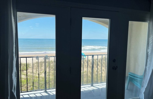 North Topsail Beach Condo | Top-Rated Ocean Front Villa Capriani with Pool & Spa