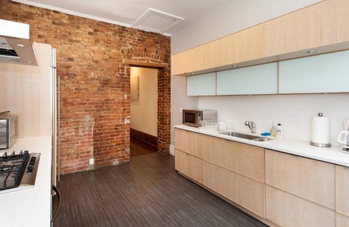 Logan Circle House | Elegant Victorian Escape in Logan Circle with Spa & Breakfast