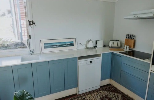 Mount Clarence House | Scenic Cottage Retreat with Spa & Hot Tub at Pinnaroo