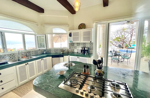 Conchas Chinas House | Exceptional Oceanfront Villa Near Zona Romantica