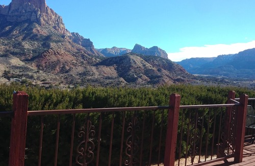 Zion National Park South Entrance House | Beautiful Hotel Overlooking Zion National Park's Landscape