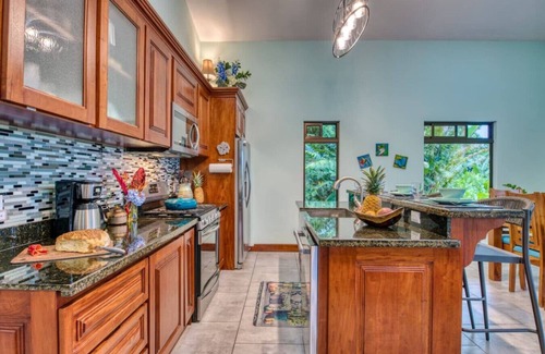 Tronadora Apartment | Scenic King Suites with Oceanfront Views and Pool Access