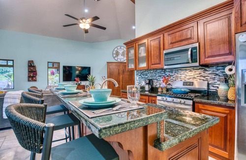 Tronadora Apartment | Scenic King Suites with Oceanfront Views and Pool Access