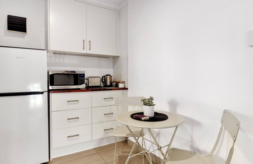 Mount Nelson Apartment | Breathtaking Views & Fully Equipped Kitchen at Mount Nelson