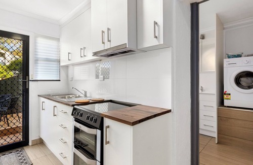 Mount Nelson Apartment | Breathtaking Views & Fully Equipped Kitchen at Mount Nelson
