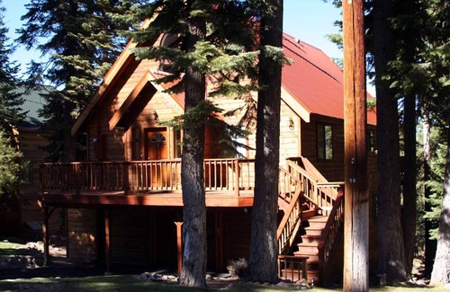 Truckee House | Family-Friendly Retreat with Breathtaking Views & Theater