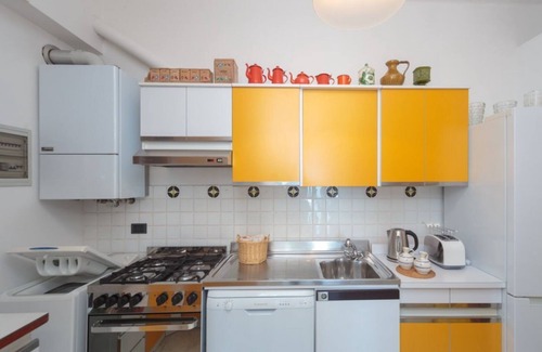 Zoagli Apartment | Scenic Retreat with Free Wifi and Pet-Friendly Amenities