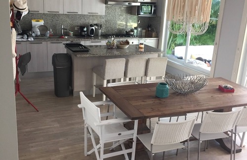 Cocle House | Cozy Beach House with Private Pool & Ocean View, Rated 10/10