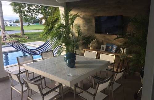 Cocle House | Cozy Beach House with Private Pool & Ocean View, Rated 10/10