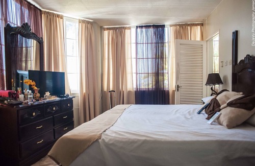 Ocho Rios House | Unforgettable Views at Columbus Heights with Family Amenities