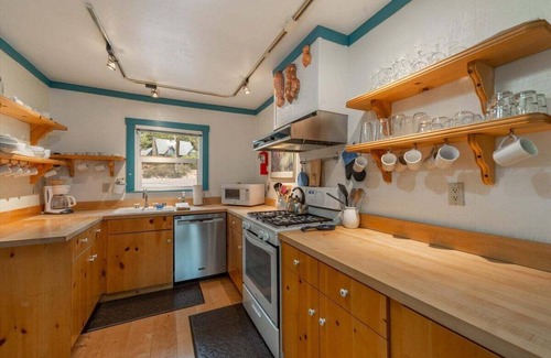 Brockway House | Cozy North Lake Cabin Near Speedboat Beach & Casinos